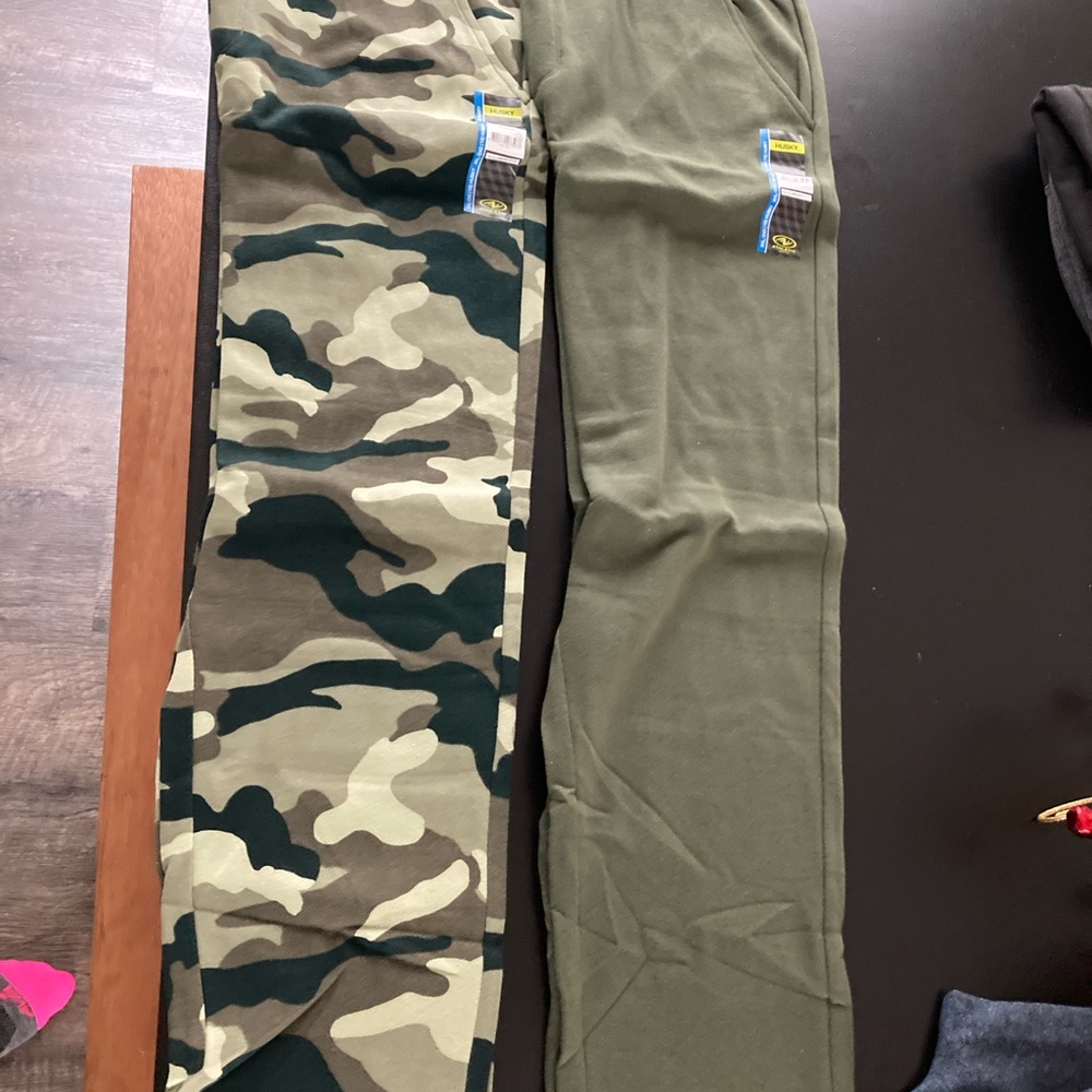 5 boy 18-20 husky sweat pants - Picture 3 of 11